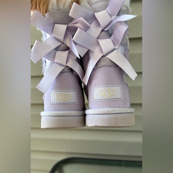 UGG® Girls' Bailey Bow II Shearling Boots Toddler Little Kid Lilac Sz 10 - Picture 8 of 12